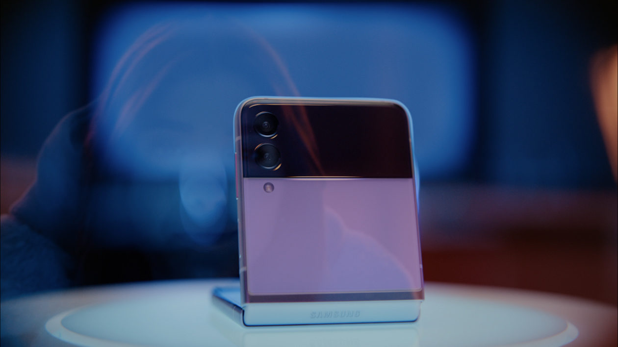 Holiday opens up with Galaxy